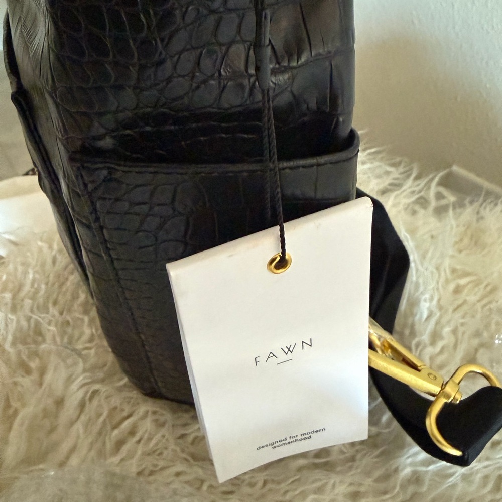 FAWN Black Croc-Embossed Backpack / Crossbody Bag with Gold Accents BNWT - Picture 7 of 11